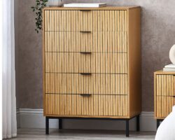 Sia - 5 Drawer Chest of Drawers - Oak/Black - Wood/Metal - Happy Beds