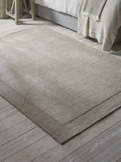 Zanele Rug