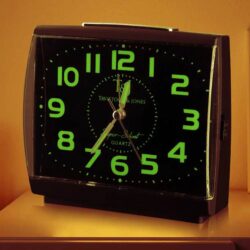 Easylife Gitd Crescendo Alarm Clock in Silver, Size Pack Of 2